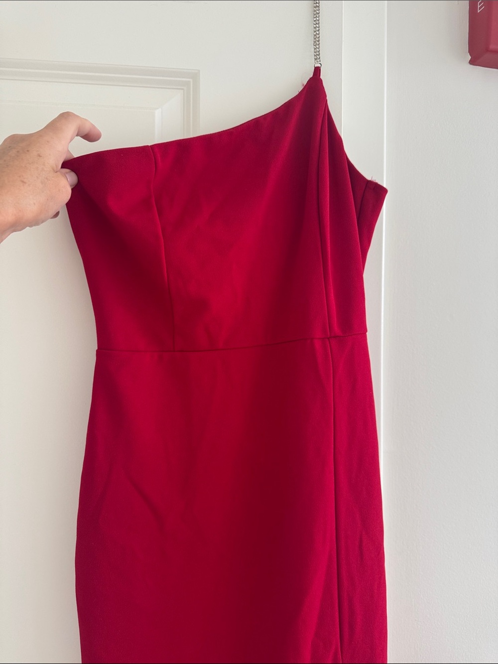 Women’s One-Shoulder Red Dress